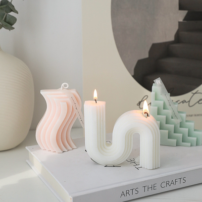 Nến thơm sáp đậu nành màu hồng trắng sang trọng AROMA HOME hình chữ S