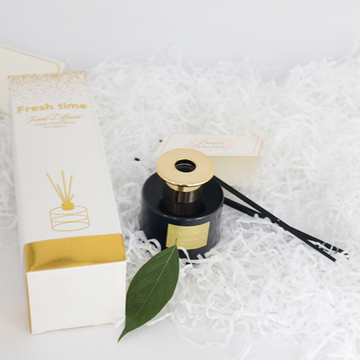 Bộ khuếch tán Aroma Reed Chai đen 100ml Bộ quà tặng sang trọng với nắp vàng