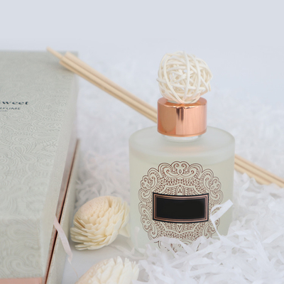Bộ khuếch tán Aroma Reed Bộ quà tặng chai tròn 126ml sang trọng với hoa Sola
