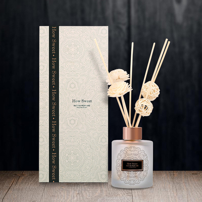 Bộ khuếch tán Aroma Reed Bộ quà tặng chai tròn 126ml sang trọng với hoa Sola