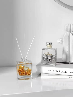Nước Hoa Khuếch Tán Cây Quế Giáng Sinh 120ml Với Lá Bạc Vàng