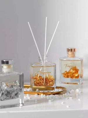 Nước Hoa Khuếch Tán Cây Quế Giáng Sinh 120ml Với Lá Bạc Vàng