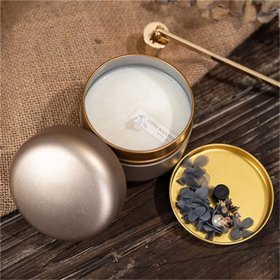 ODM 6 Oz Hộp đựng nến Thiếc màu đỏ Hình tròn màu xanh lá cây với hạt cà phê